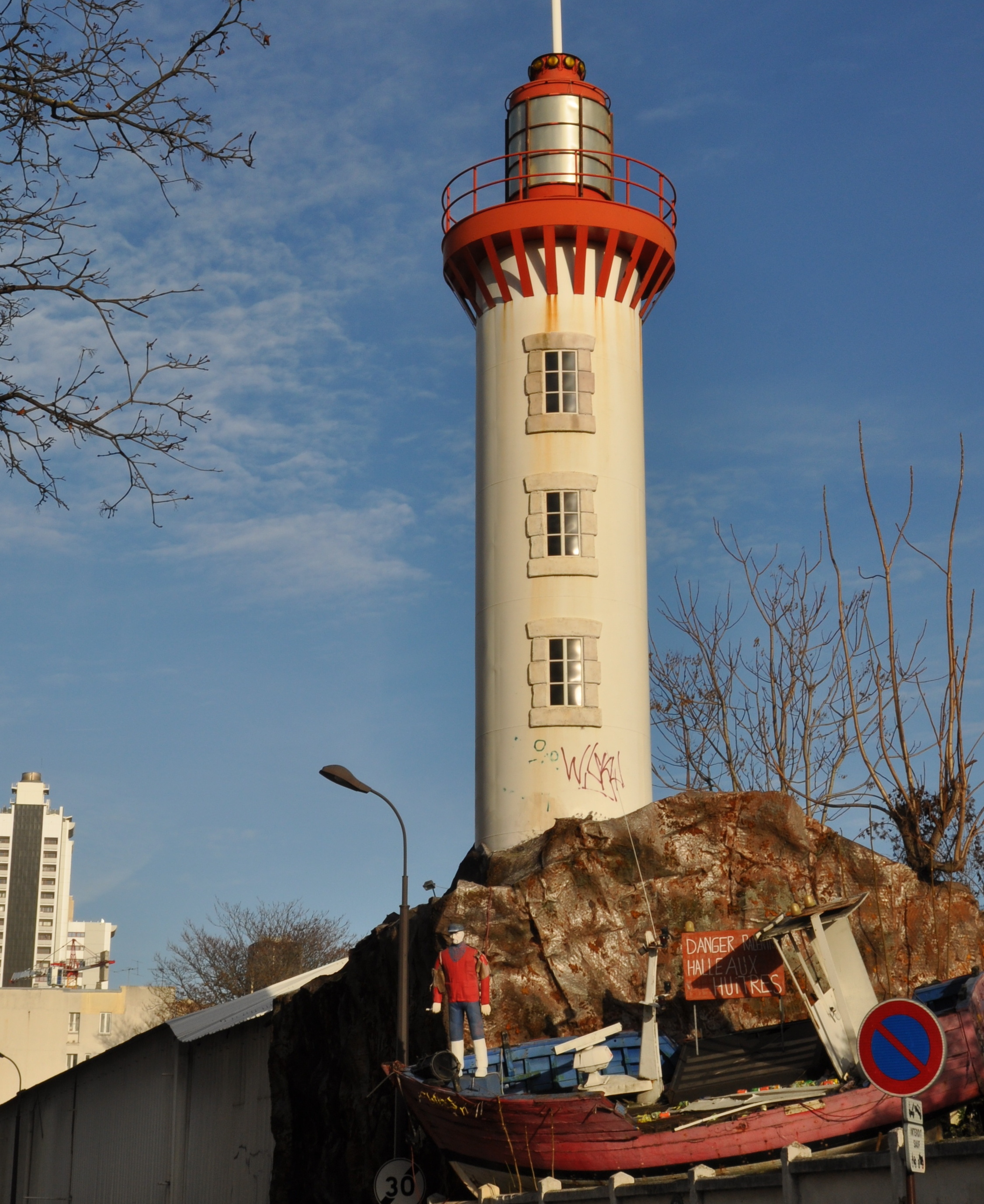 Phare de la Criée, rue Castagnary