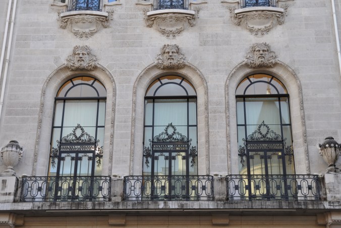 Façade du palais de la Mutualité. 325 rue Saint-Martin