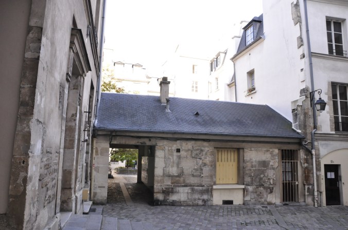 cour village Saint Paul