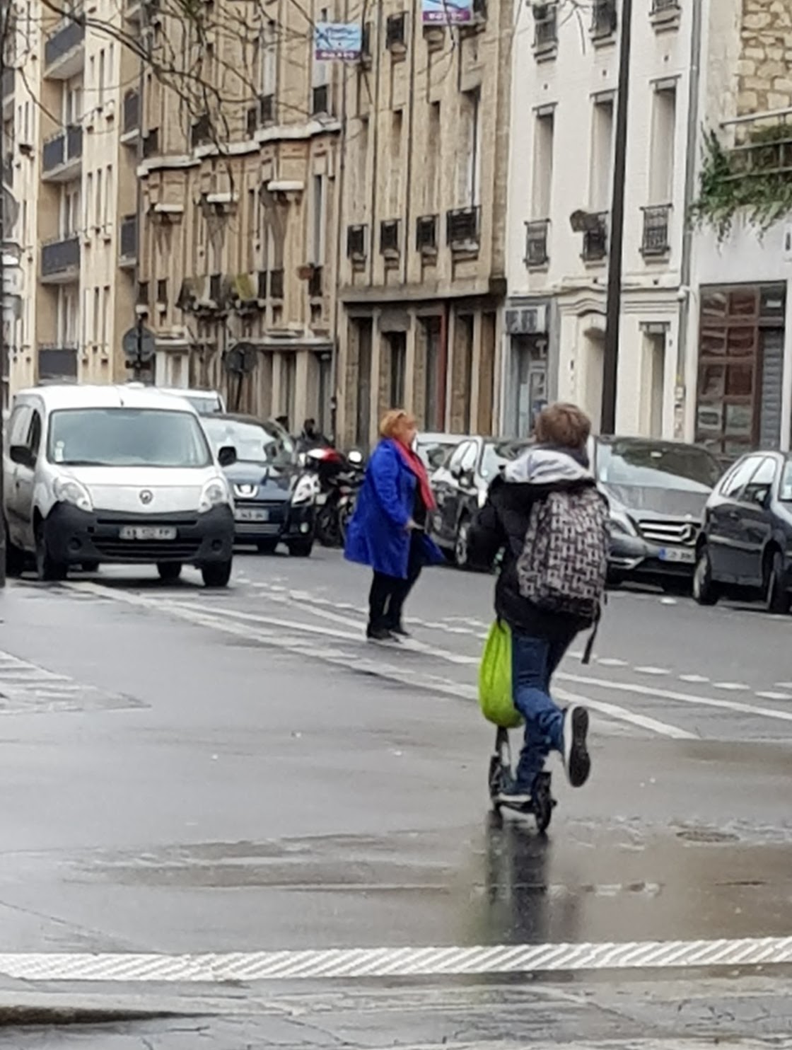 trottinette. rue de Picpus
