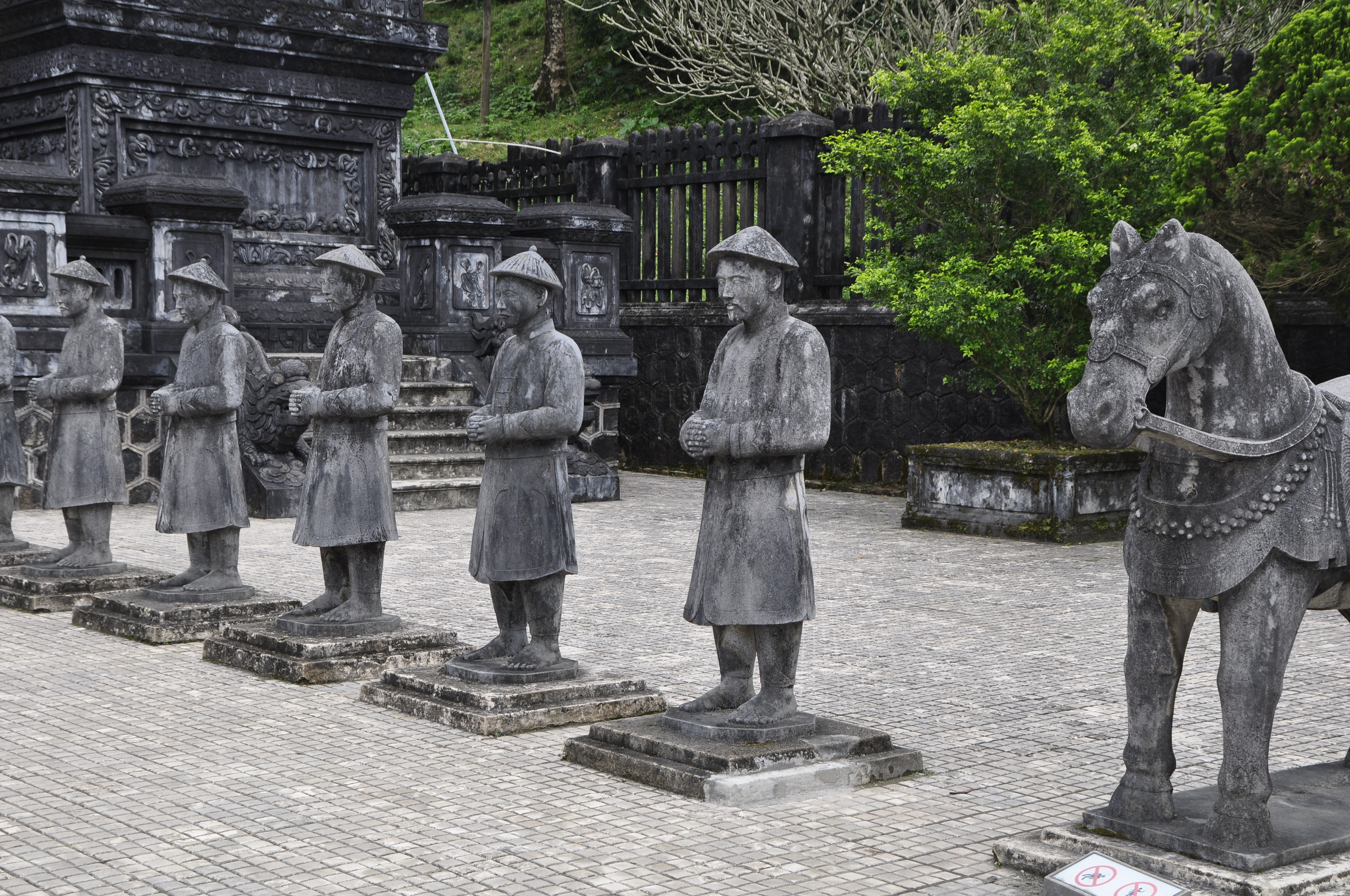 Hué tombeau de Khai Dinh_DSC0195.JPG