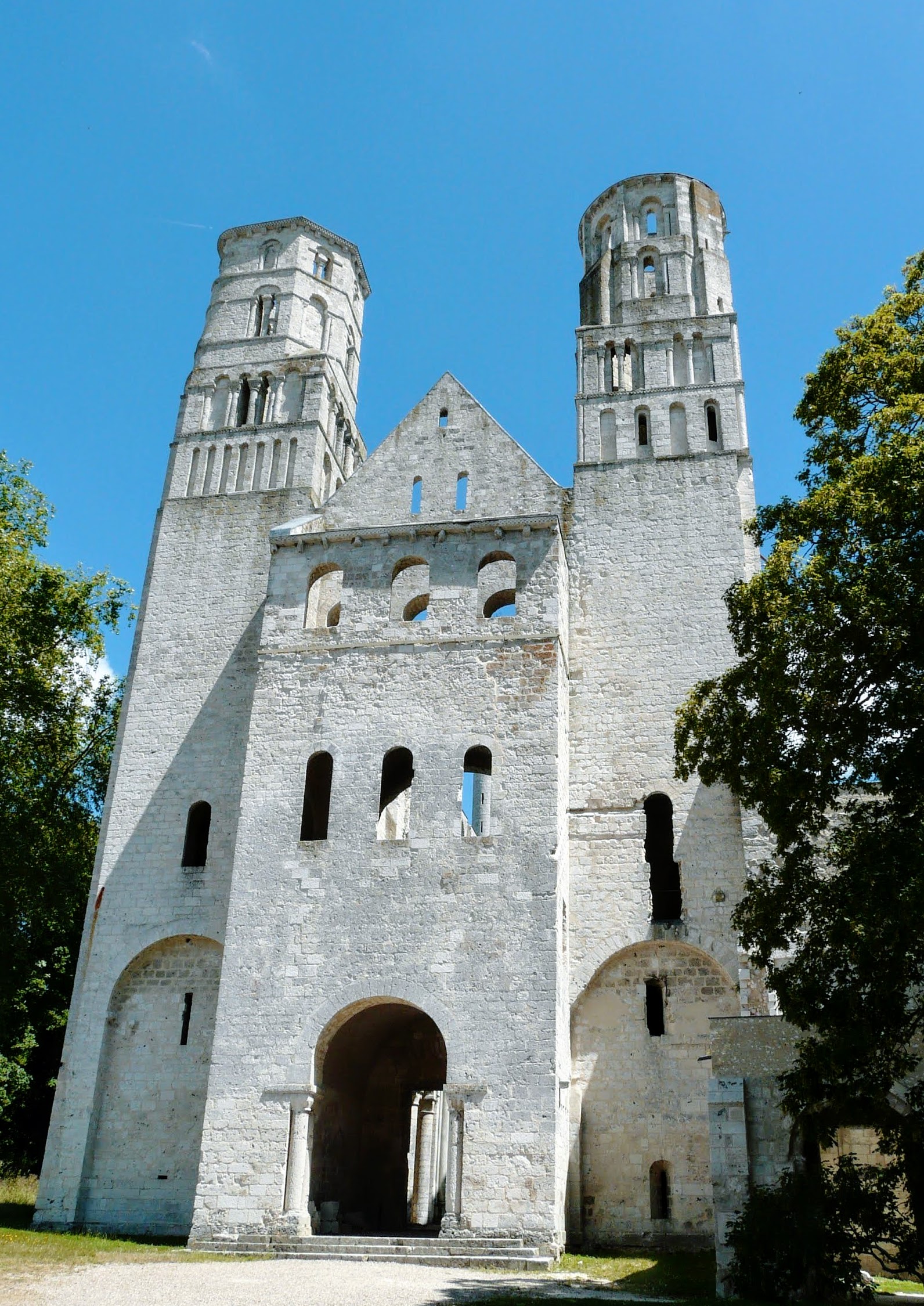 Jumièges Sarah les deux toursP1030806