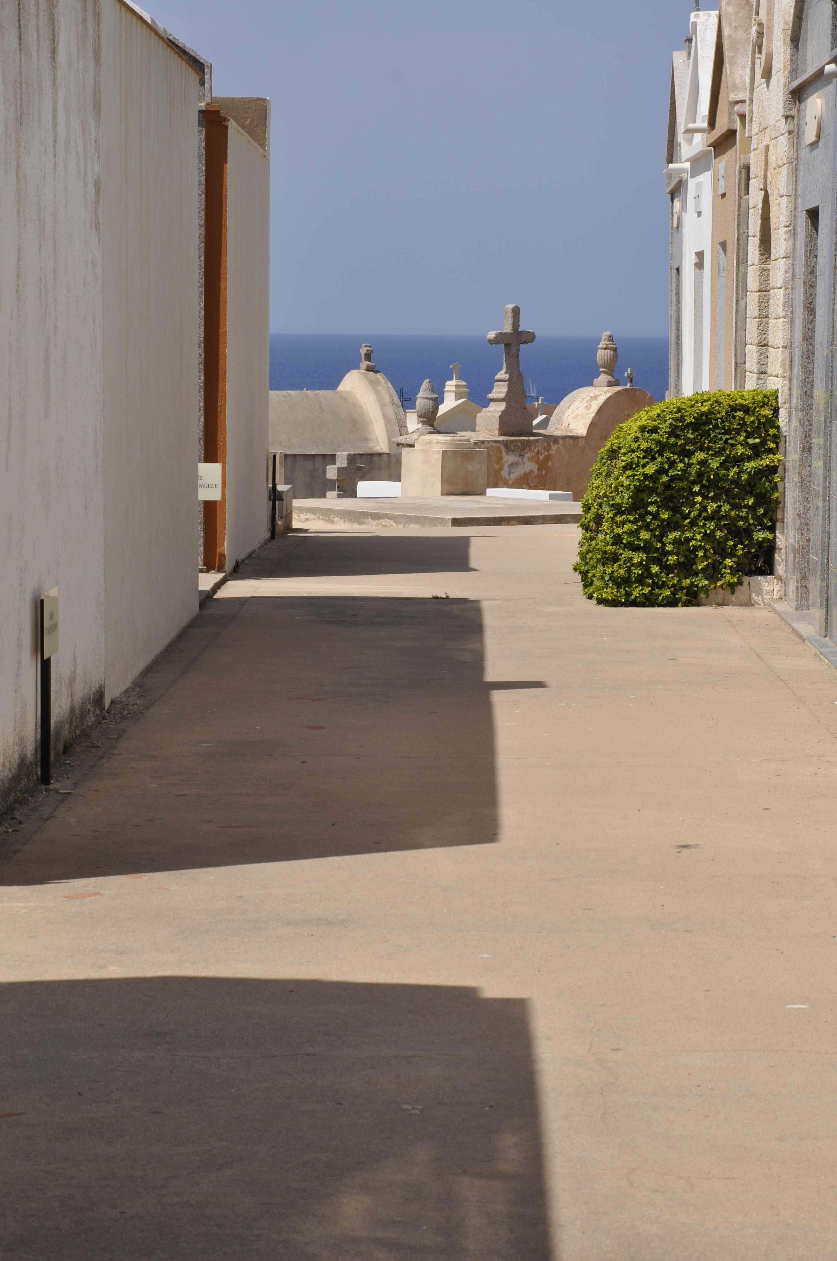 Bonifaccio cimetière les ombres.JPG